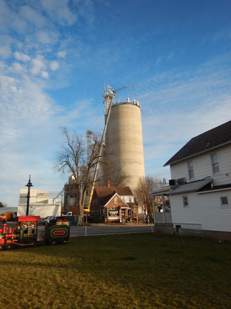Grand Rapids Crane Gallery – Commercial Grand Rapids Crane Gallery - Commercial